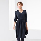 ♕ Плаття, що підкреслює жіночний силует, розміри наші: 46-48 (40 євро)