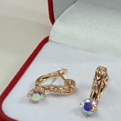 Очень красивые серьги с радужным алпанитом и фианитами. Позолота 585 пробы 18К.