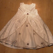 Нарядное платье состояние очень хороше