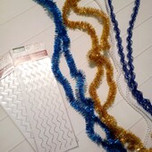 Лот новорічних дощиків+ наклейки