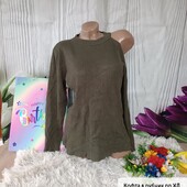 Светр з оголеним плечем