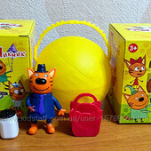 Герои Три кота в яйце в коробке