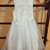 Дуже красива нарядна сукня 134-140р.- підійде для Сніжної королеви, сніжинки