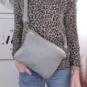 Стильна шкіряна сумочка.