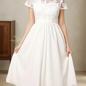 Нарядное белоснежное платье с кружевной отделкой, в идеале