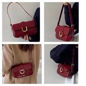 Скидка только до НГ!Стильная лаковая сумка 24Х16 Х 6см с двумя ремешками.