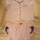 Гарненька піжама костюм для дома і сна розмір 10