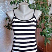 Симпатична маєчка стрейч, Divided, Камбоджа,розмір-М