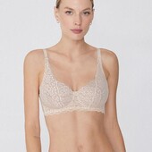 светлый бюстгальтер с пушап 70б и трусы