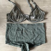 Красивый бюстгальтер 75d