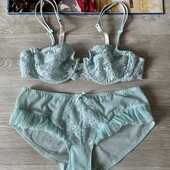 Світлий мереживний бюстгальтер 75b и трусы