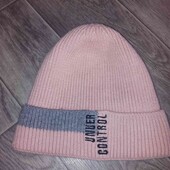 Шапка у кольорі пудра