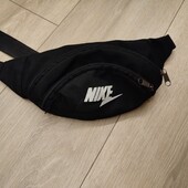 Банка Nike з дефектом