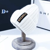 Шапка у трендовому стилі 2 кольори на вибір (біла, чорна)