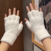 Стильні зручні безпальчикові рукавички з м’якої вязки, білі або чорні