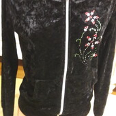 Святковий розпродаж! Велюрова кофта з вишивкою