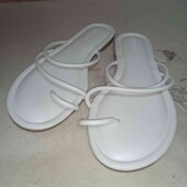 Фірмові гарнюні шльопанці, розмір 40, устілка 26