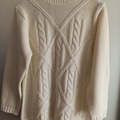 Свитер вязаный новый.