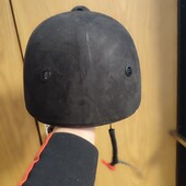 Шолом для кінного спорту та їзди