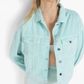 Класна куртка - джинсовка , колір бомба , з легкою потертістю