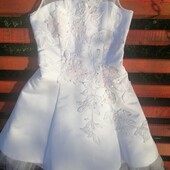 Сукня на дівчинку. Б/в.