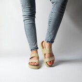 Розпродаж Зручні босоніжки на пробковій плетеній підошві беж