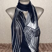 Легкий повітряний синбо-білий шарф