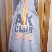 Яркая теплая толстовка. Новая