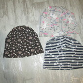 Три пари шапочок для дівчинки 54/56 розмір