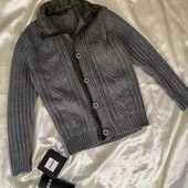 Теплий чоловічий светр на гудзиках і сірому кольорі