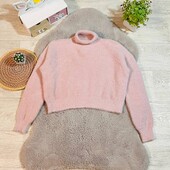 Ніжний светрик коротка травка стан відмінний