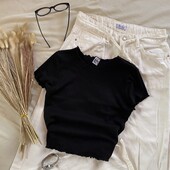 Футболка/топ в рубчик у чорному кольорі