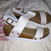 Легенькие босоножки светлые 36р-23см