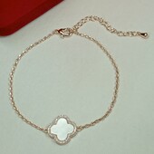 Шикарный браслет в стиле Van Cleef с белыми фианитами, длина 18-22,5 см. Мед.сплав (сталь).