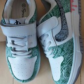 Стильні кросівки дівчаткам