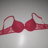 Шикарний,гладкий бюст з мереживом esmara 85B