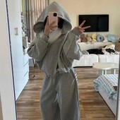 Обʼємний теплий спортивний костюм оверсайз, з зіп-худі та штанами.