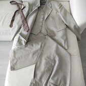 Чоловічий костюм трійка, р.52. дорогий, стан нового,в-во Україна