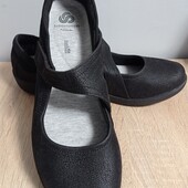 В новому стані класні, м'які макасини, із Америки. Розмір 41, устілка 26 см, не менше.