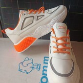 Жіночі кросівки