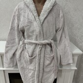 Новий завіз Тепленький мякусенький халатик у відмінному стані МЛ заміри колір ніжно лілово-рожевий