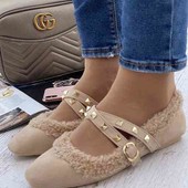 Женские балетки туфли легенькие бежевого цвета.