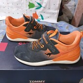 Кроссовки.р.р.36.стелька 22.5 см.в хорошем состоянии.Оригинал!