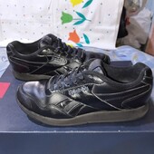 Кожаные кроссовки.р.р.37.5.стелька 23 см.в хорошем состоянии.Оригинал!