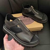 Жіночі шкіряні босоніжки трактор