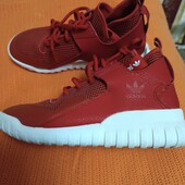 Фірмові високі кросівки