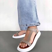 Кожаные босоножки