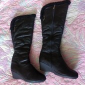 Шкіряні чоботи на цігейці 40 є нюанс