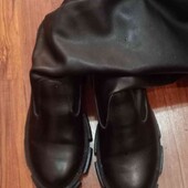 Шкіряні класні ботфорди.