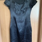 Стильна базова сукня для стрункої красуні